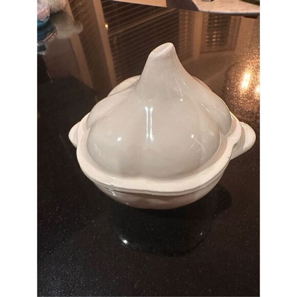 Wolfgang Puck cast-iron garlic - Picture 2 of 10